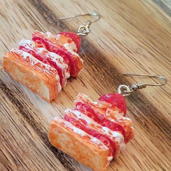 Strawberry Shortcake Baker's Delight Drop Dangle Earrings - Picture 2 of 5